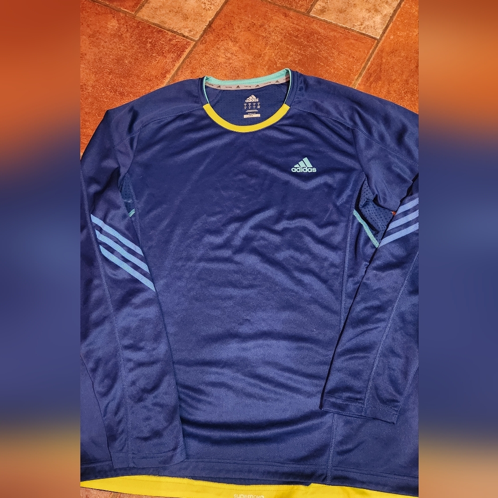 Mens  Adidas running  shirt size medium